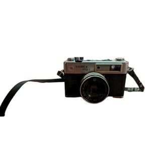 Vintage Yashica MG-1 35mm Rangefinder Camera Japan As-Is Untested w/ Strap